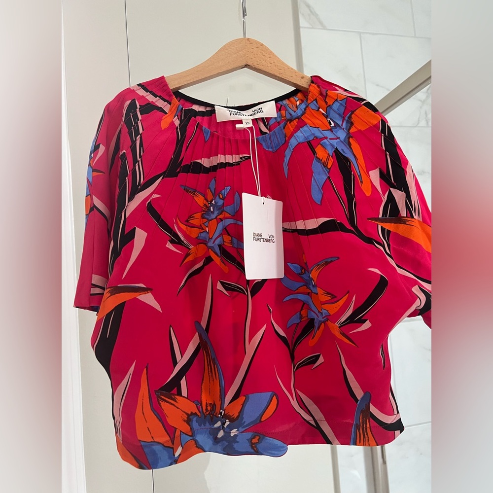 NWT DVF pink floral silk crop top